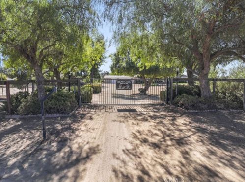 39555 Black Oak Rd, Temecula, CA 92592-9708