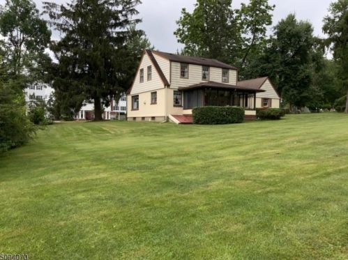 170 Quaker Church Rd, Dover NJ  07869-1437 exterior