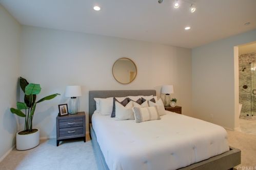 324 Quail Rdg, Irvine CA  92603-4240 exterior