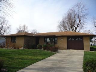 1621 2000 East Rd, Watseka, IL 60970-7583
