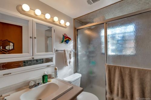 7112 Alabama Dr, Aurora CO 80232-5508 exterior