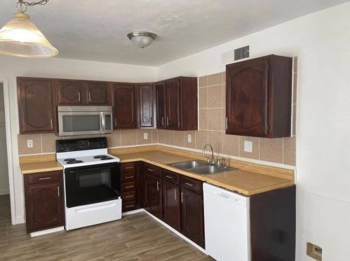 6814 Tara Dr, Richmond TX  77469-5834 exterior