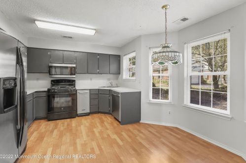 7 Old Orch Ln, Tinton Falls NJ 07712-2569 exterior