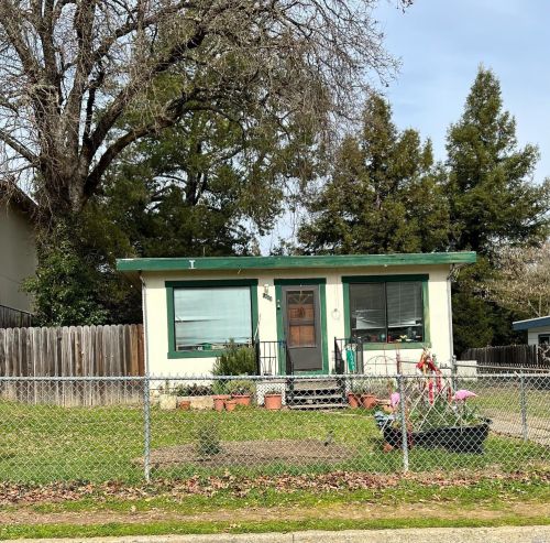 1068 Standley St, Ukiah, CA 95482-4229