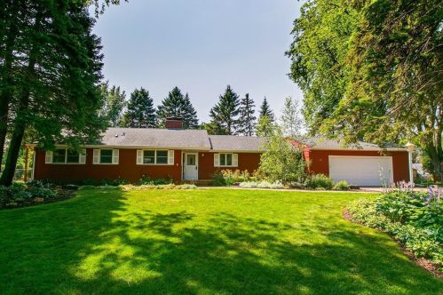 1134 Karyl Pl, Saint Paul, MN 55113-5925