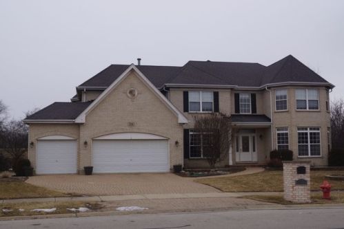 318 Erie Cir, Hanover Park, IL 60108-8818