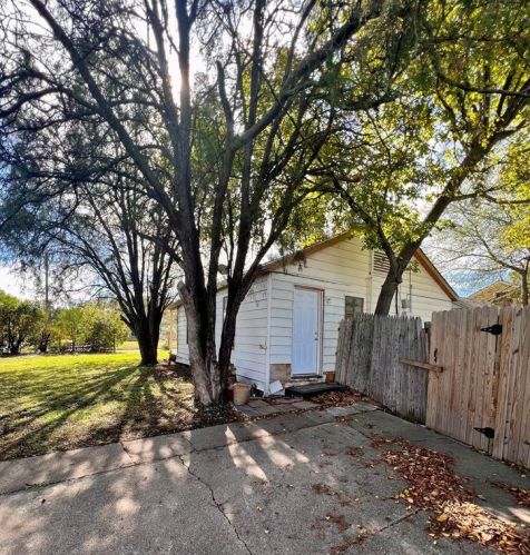 8000 Melrose St, Fort Worth, TX 76108-2412