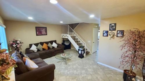 2971 Bradford Pl, Santa Ana, CA 92707-4029
