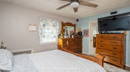 60 Van Nostrand Ave, Dover NJ  07801-4827 exterior