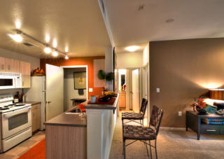 302 Gray St, Houston TX  77019-4441 exterior