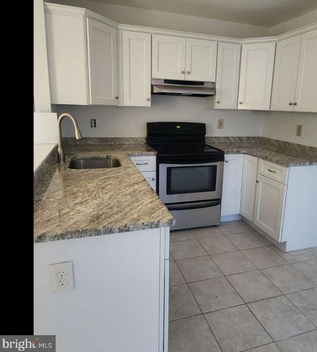 83 Fox Meadow Dr, Erial, NJ 08081-1142