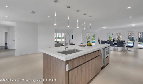 171 Wall St, Tinton Falls NJ  07724-2416 exterior