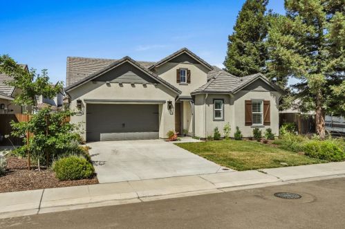 1569 Red Pheasant Ln, Manteca, CA 95337-7910