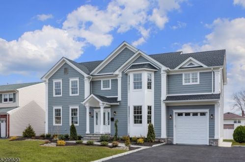 35 Yorktown Dr, Clark, NJ 07066-2412