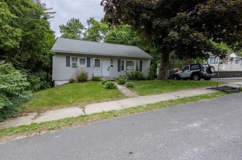 38 Lone Oak Ave, Waterbury, CT 06704-1837