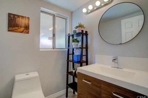 3071 Wicklow Dr, Riverside CA  92503-5806 exterior