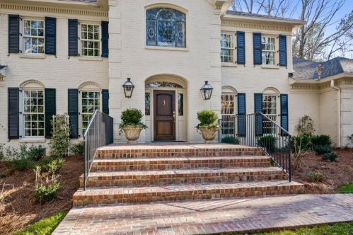 8265 Hewlett Rd, Atlanta GA  30350-3504 exterior