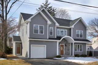 31 Seneca Ave, Emerson, NJ 07630-1224