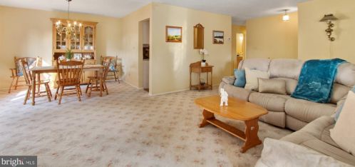 38 Valleybrook Dr, Lancaster PA  17601-4617 exterior