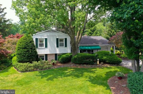 938 Edinburgh Dr, Lancaster, PA 17601-1404