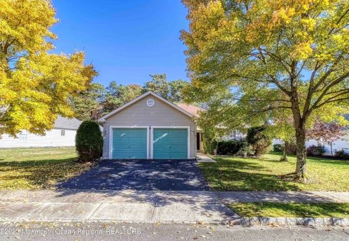 9 Ridgemont Ln, Lakehurst, NJ 08759-2978