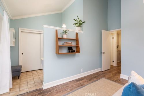 5042 Doanoke Ave, Irvine CA  92604-2407 exterior