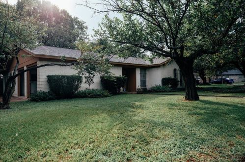 2836 Bowood Ct, Fort Worth, TX 76112-5703