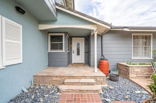2860 Monroe Ave, Anaheim CA  92801-6258 exterior