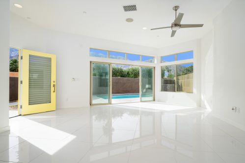 2794 Junipero Ave, Palm Springs, CA 92262-1830
