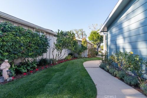 2513 View Lk, Santa Ana CA  92705-6986 exterior