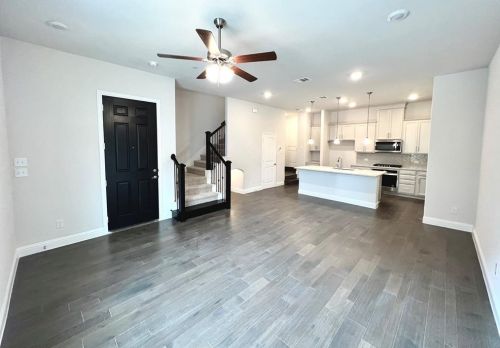 2909 Troutt Dr, Carrollton TX  75010 exterior