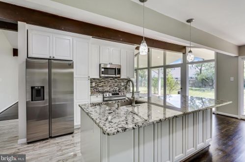 917 Northwest Dr, Silver Spring MD  20901-1435 exterior