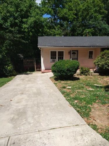 1551 Ferno Dr, Atlanta GA  30318-3343 exterior