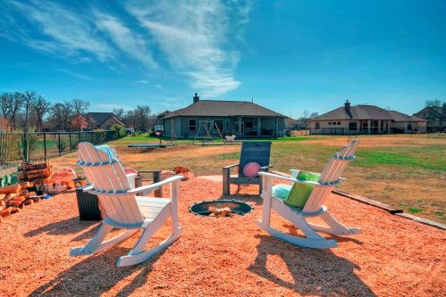 404 Casa Verde Dr, Georgetown, TX 78633-5479