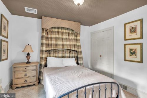 145 Winding Way, Tavistock NJ 08033-3642 exterior