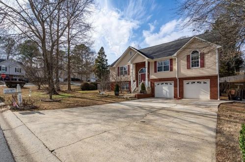 3001 Clove Tree Ln, Holly Springs, GA 30189-6948