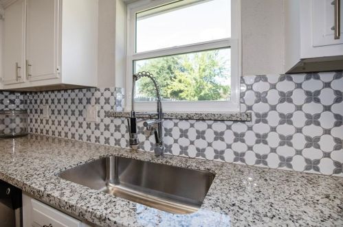 2212 Mockingbird Ln, Morgans Point TX 77571-2542 exterior