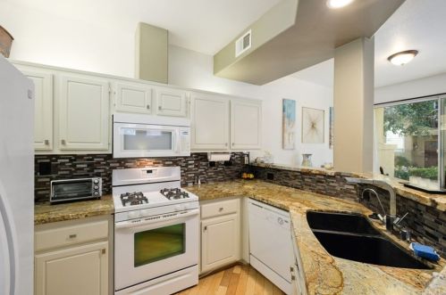 7895 Menton Ave, Anaheim CA  92808-1556 exterior