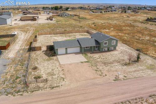 566 Verbena Dr, Pueblo, CO 81007-6501