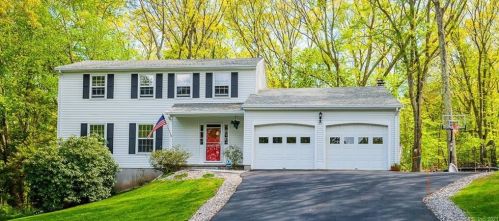 31 Charter Oak Dr, East Lyme, CT 06333-1618