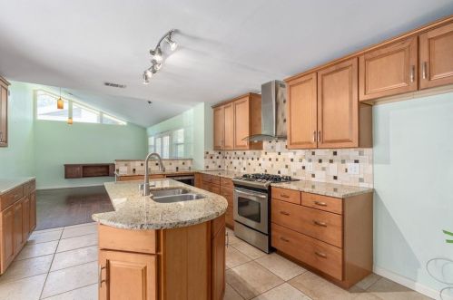 7253 Edgerton Dr, Dallas TX  75231-8135 exterior