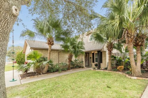 30 Back Bay Cir, Galveston, TX 77551-1213