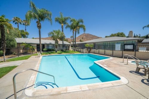2891 Canyon Crest Dr, Riverside CA  92507-2900 exterior