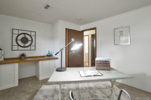 6917 Spruce Dr, Englewood CO 80112-1229 exterior