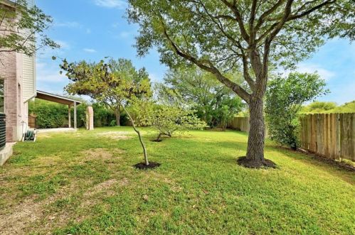 8029 Evadean Cir, Austin TX  78745-8004 exterior