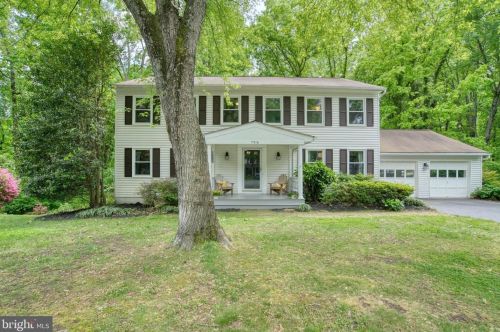7916 Cliff Rock Ct, Springfield, VA 22153-2501