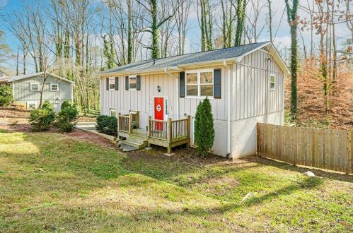 485 Valley Creek Rd, Mableton, GA 30126-1643