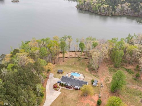 654 Wolf Creek Rd, Jenkinsburg, GA 30234-2103
