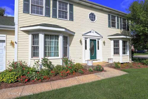 262 Estate Cir, Gurnee, IL 60031-2595