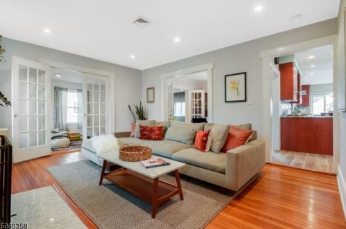 162 Oakland Rd, Maplewood, NJ 07040-2341